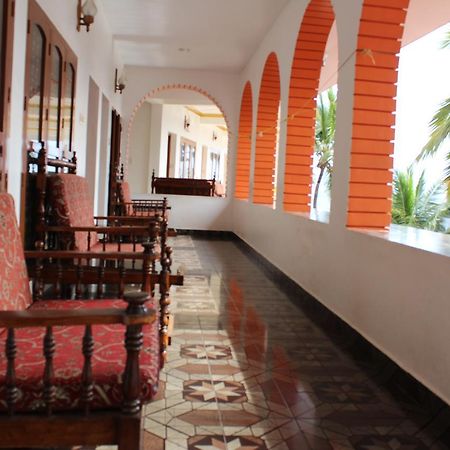 Hotel Sea View Palace - The Beach Hotel Kovalam Esterno foto