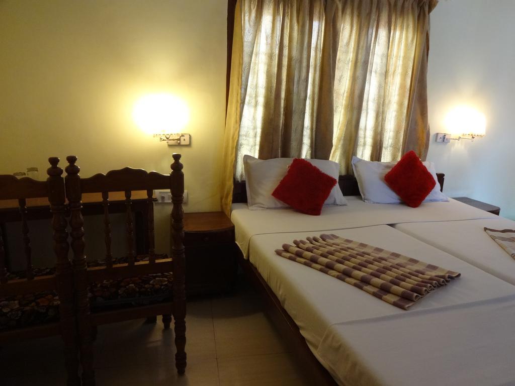Hotel Sea View Palace - The Beach Hotel Kovalam Esterno foto
