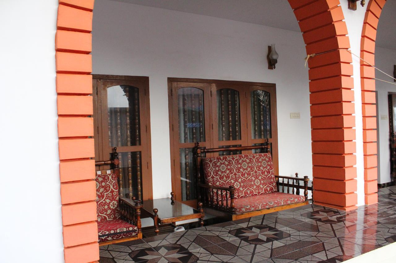 Hotel Sea View Palace - The Beach Hotel Kovalam Esterno foto