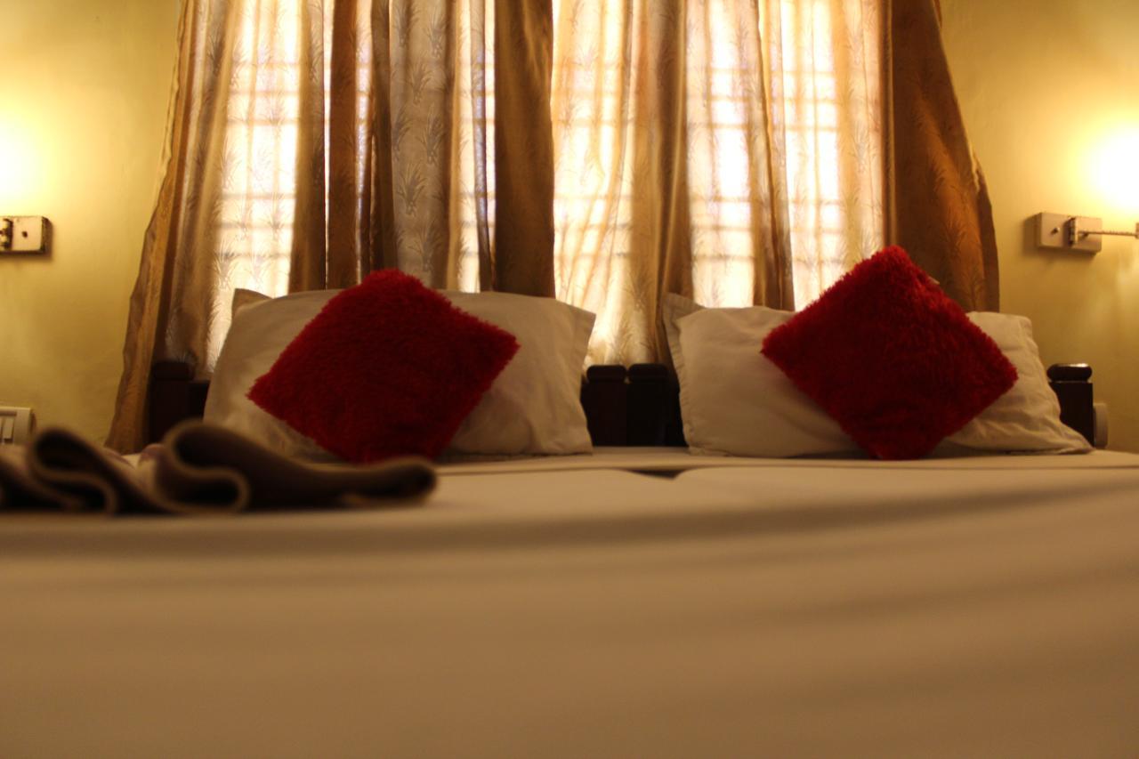 Hotel Sea View Palace - The Beach Hotel Kovalam Esterno foto