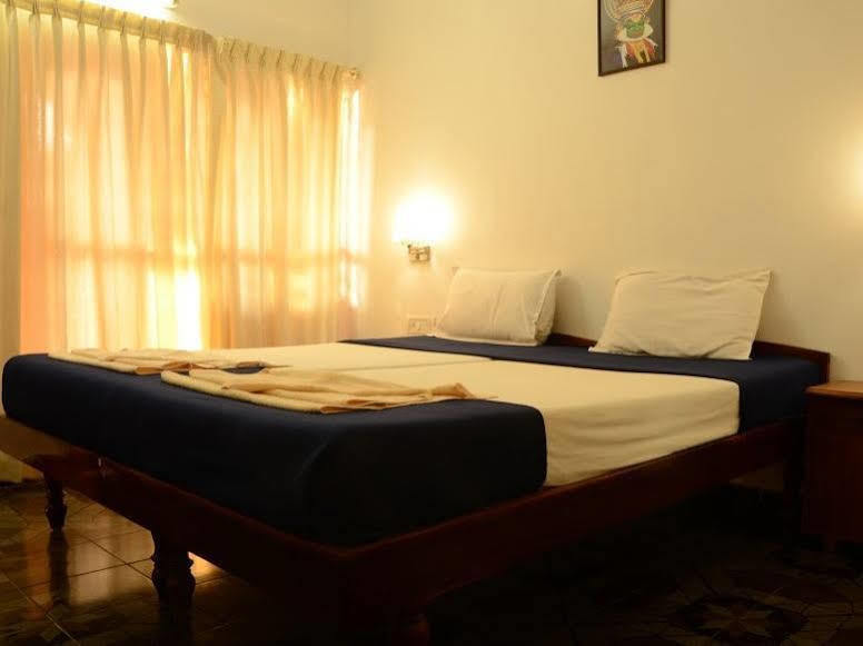 Hotel Sea View Palace - The Beach Hotel Kovalam Esterno foto
