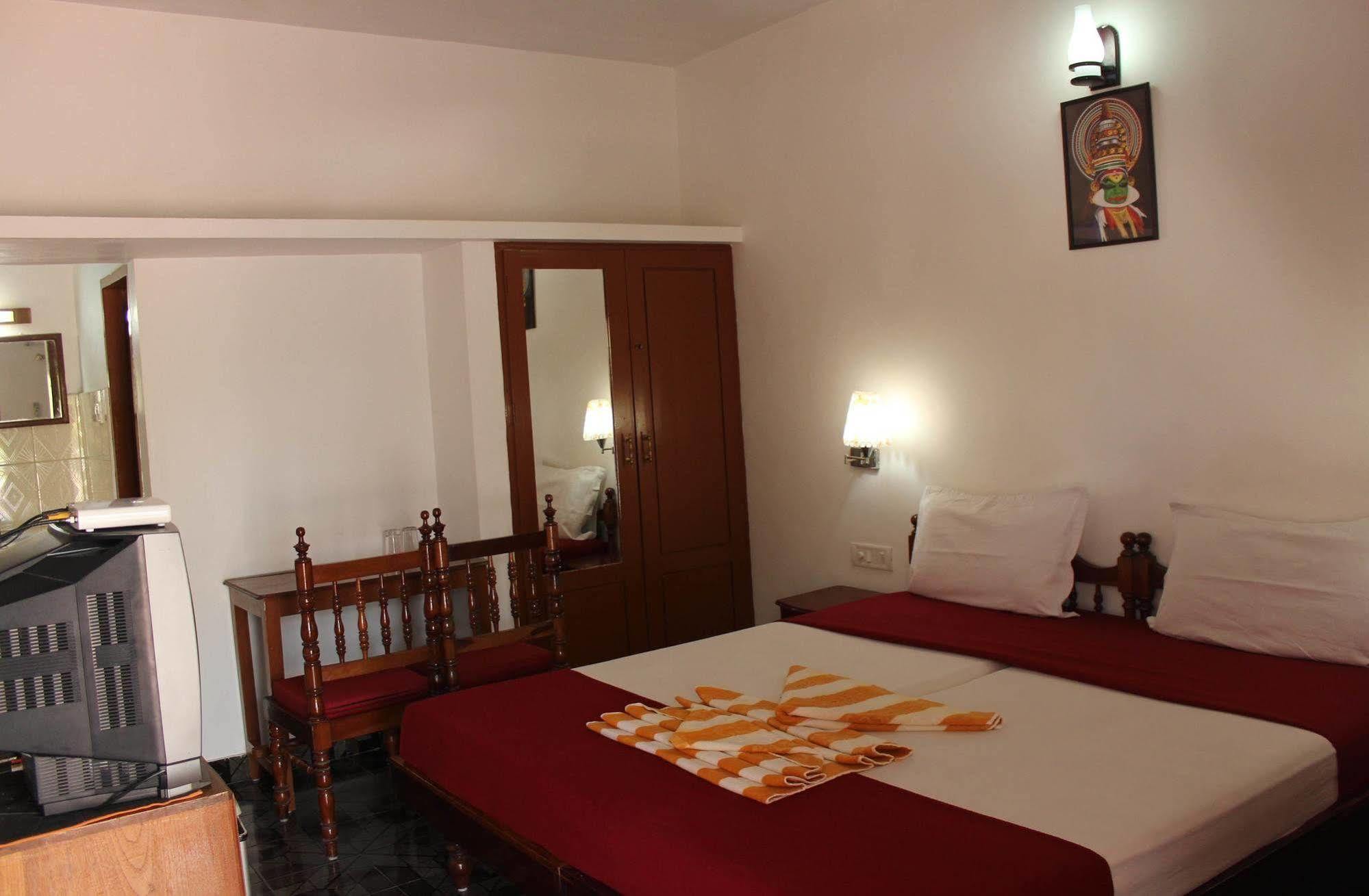 Hotel Sea View Palace - The Beach Hotel Kovalam Esterno foto