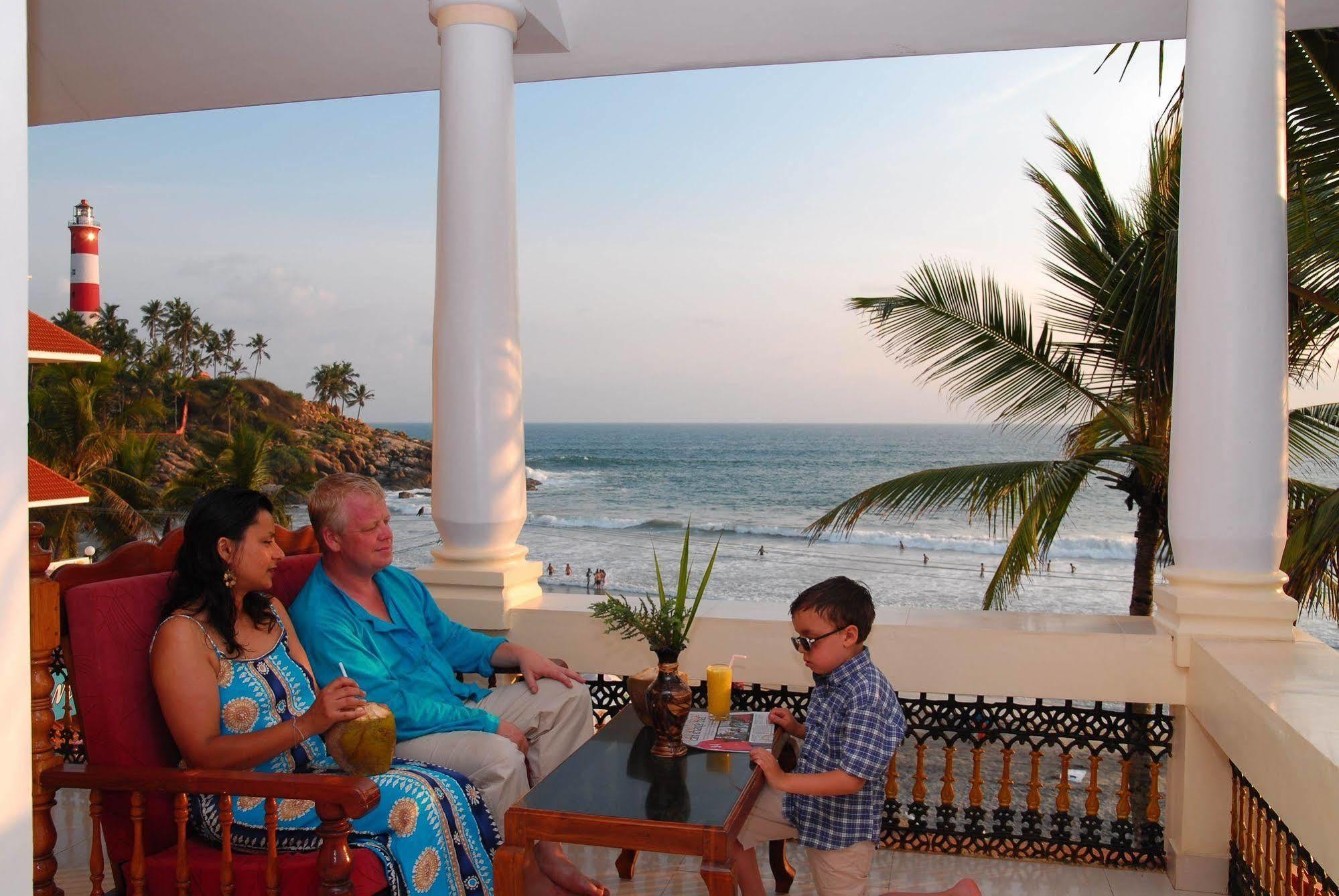 Hotel Sea View Palace - The Beach Hotel Kovalam Esterno foto
