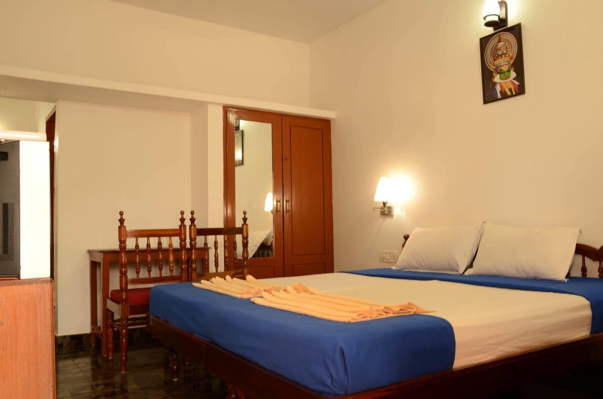 Hotel Sea View Palace - The Beach Hotel Kovalam Esterno foto