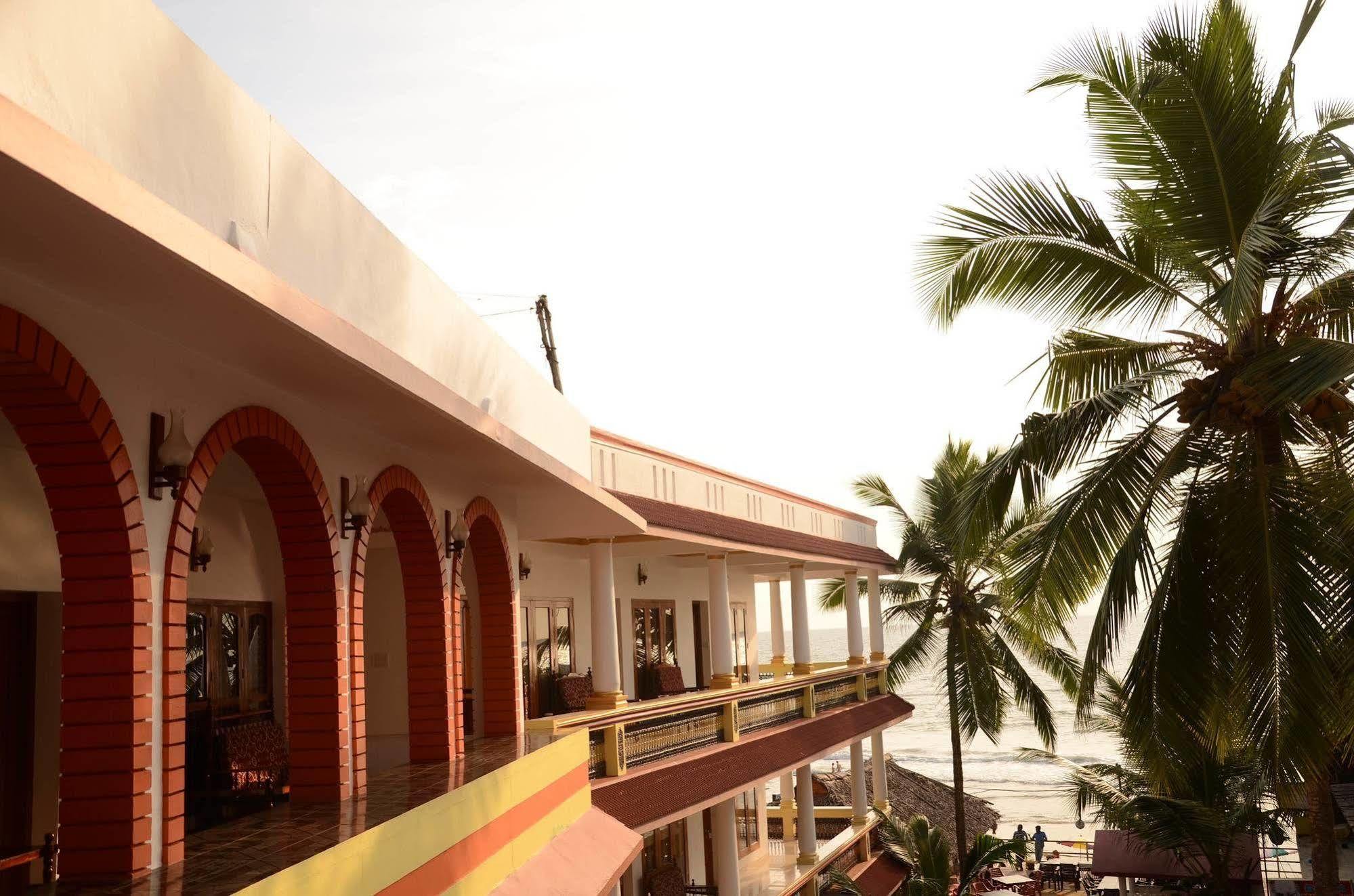 Hotel Sea View Palace - The Beach Hotel Kovalam Esterno foto